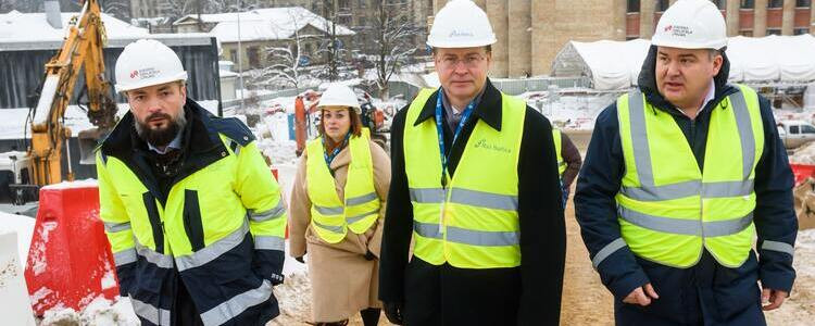 Eiropas Komisijas izpildviceprezidents darba vizītē Latvijā apmeklē Rail Baltica
