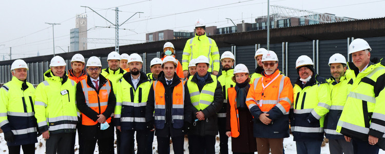 Francijas transporta ministrs viesojas Rail Baltica Centrālā mezgla būvlaukumā