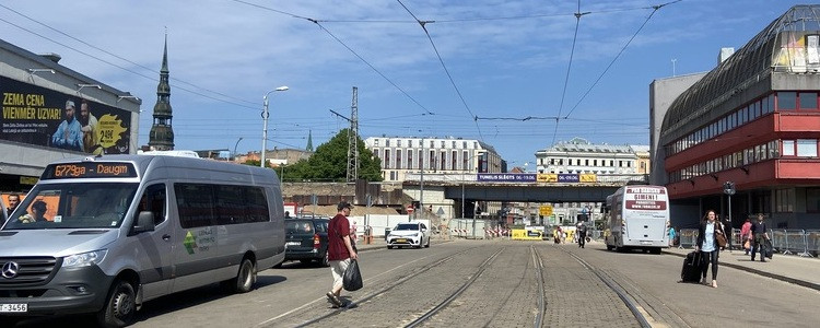 No 11. līdz 22. jūlijam gaidāmi satiksmes un gājēju plūsmas ierobežojumi Prāgas ielā, Rīgā (+shēma)